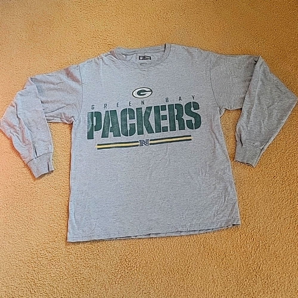 Green Bay Packers grey long sleeved shirt.  NFL TEAM APPAREL men's med